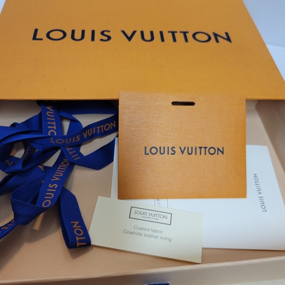 Louis Vuitton Emilie Monogram Wallet - Picture 13 of 13